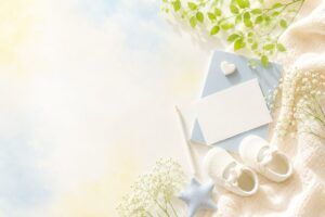 赤ちゃんの名付けに迷う気持ちを表現した、ベビーシューズやノート、白いカード、草花を明るくやさしい色合いで配置した記事途中のイメージ画像