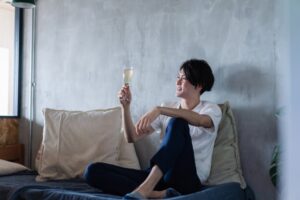 Read more about the article 一人暮らしが長いと快適で結婚できない？その理由と婚活男女のための対処法とは